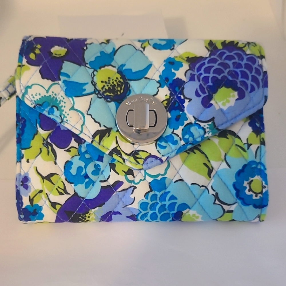 Beautiful Vera Bradley Blue Wallet